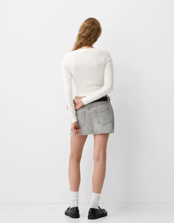 2-pack of long sleeve V-neck T-shirts