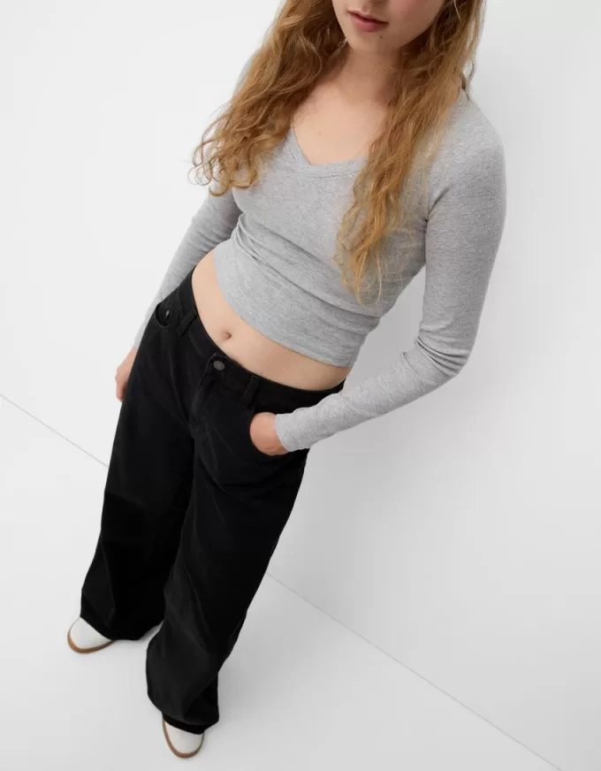 2-pack of long sleeve V-neck T-shirts