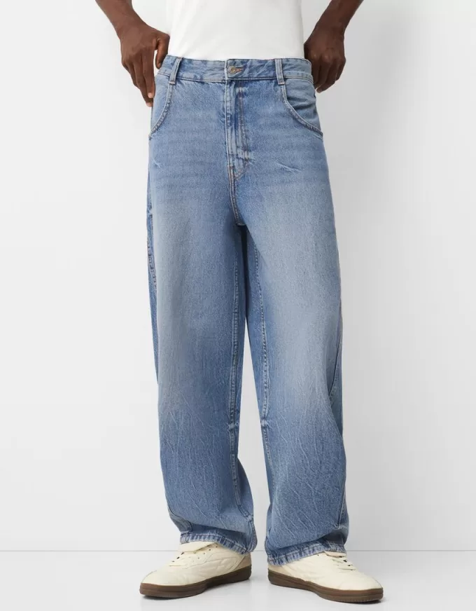 Baggy jeans with seam details