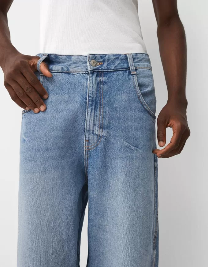Baggy jeans with seam details