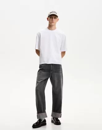 Baggy jeans with turn-up hems