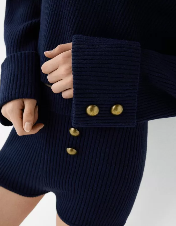 Buttoned shorts Buttoned shorts