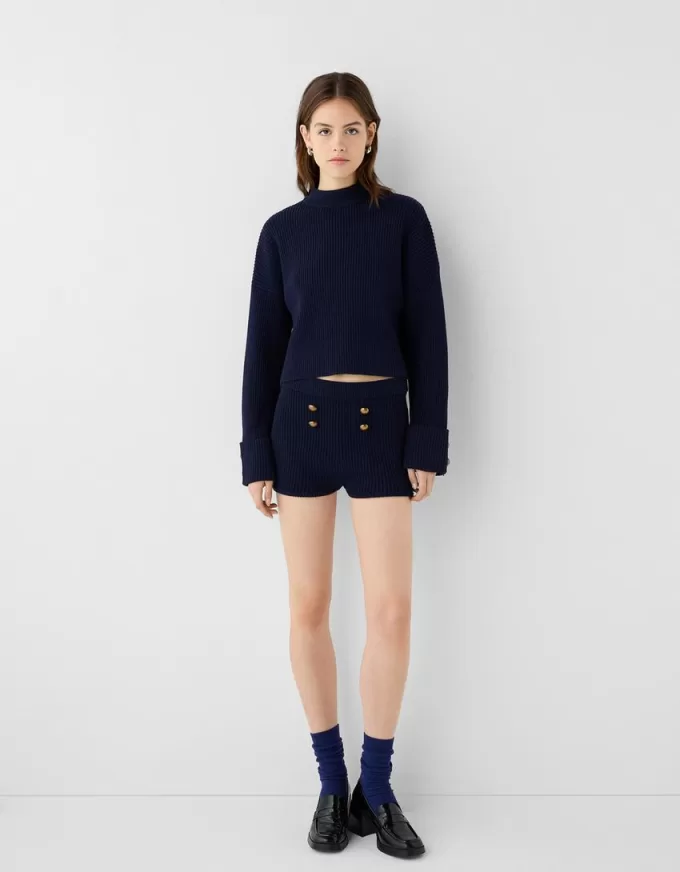 Buttoned shorts Buttoned shorts