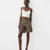 Cargo pockets with straps Bermuda shorts