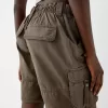 Cargo pockets with straps Bermuda shorts