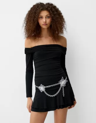 Chain belt with transparent flowers