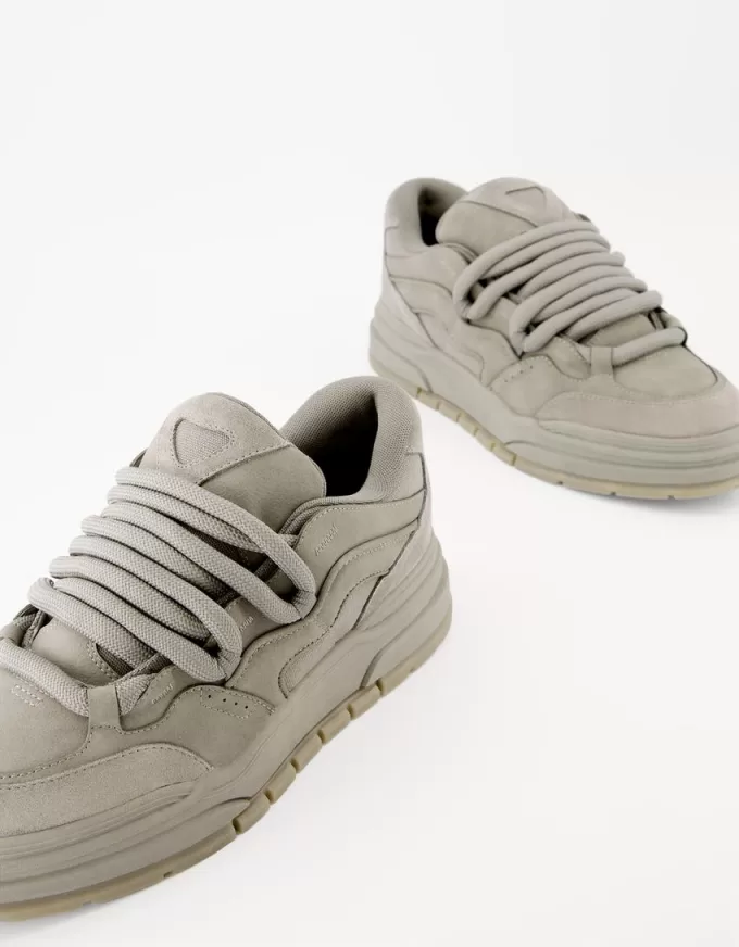 Chunky skater sneakers