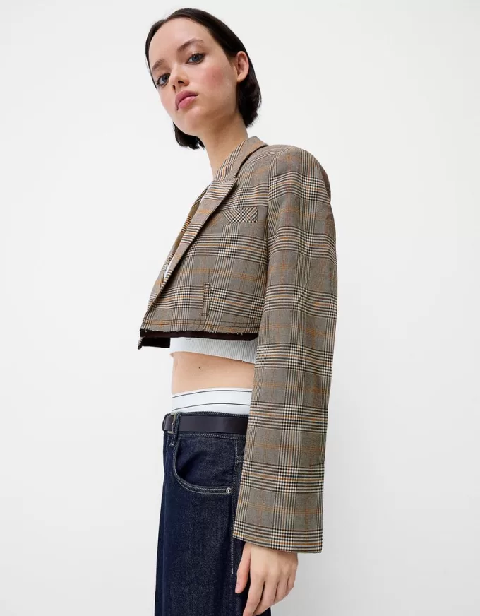 Cropped blazer with frayed hem