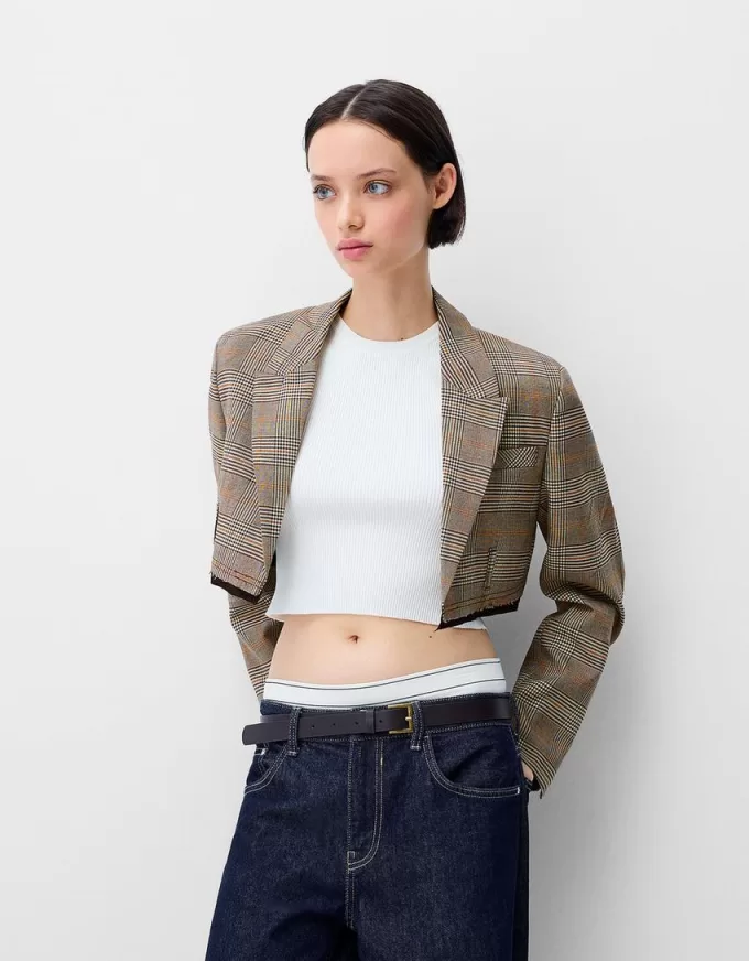 Cropped blazer with frayed hem