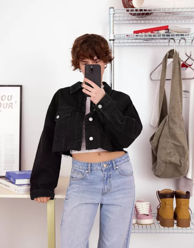 Cropped denim jacket