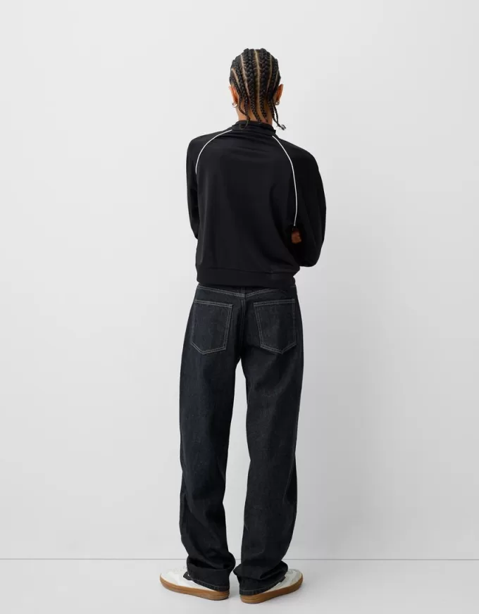 Cropped sweatshirt with zipper