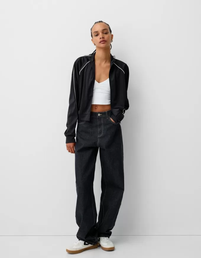 Cropped sweatshirt with zipper