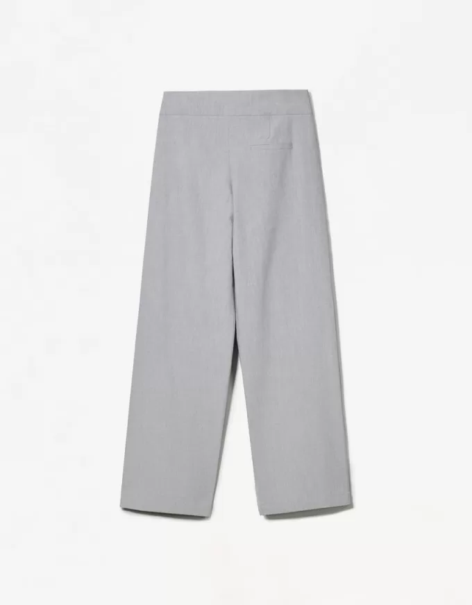 Darted pants with buckle