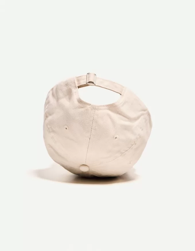 Embroidered cap Embroidered cap