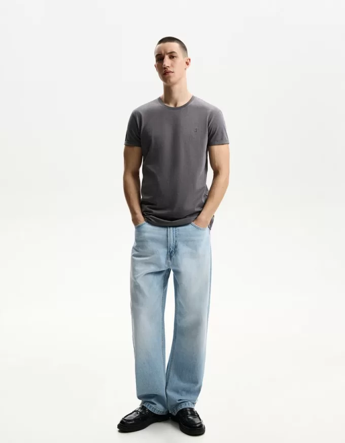 Embroidered short sleeve roll-up T-shirt