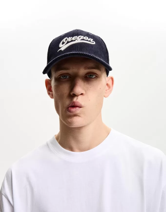 Embroidered sporty corduroy cap