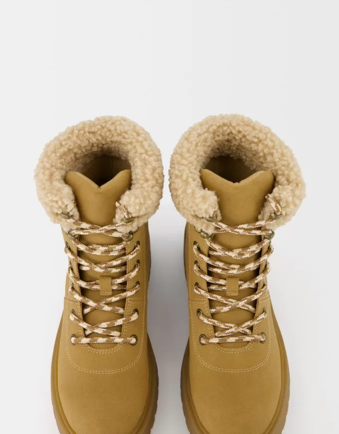 Faux shearling mountain boots Faux shearling mountain boots