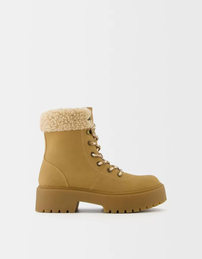 Faux shearling mountain boots Faux shearling mountain boots