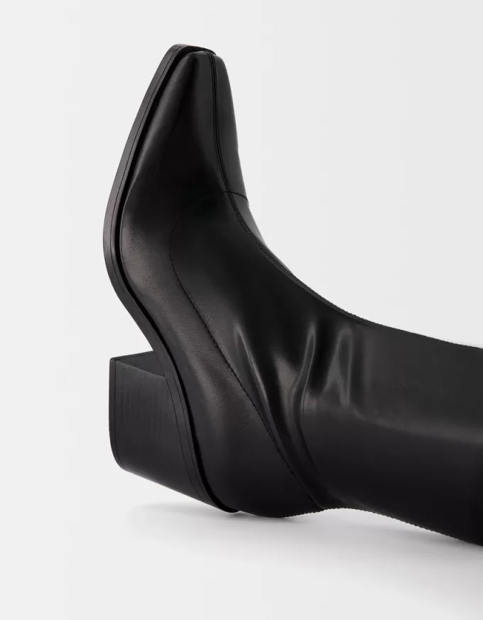 Fitted high-heel cowboy ankle boots