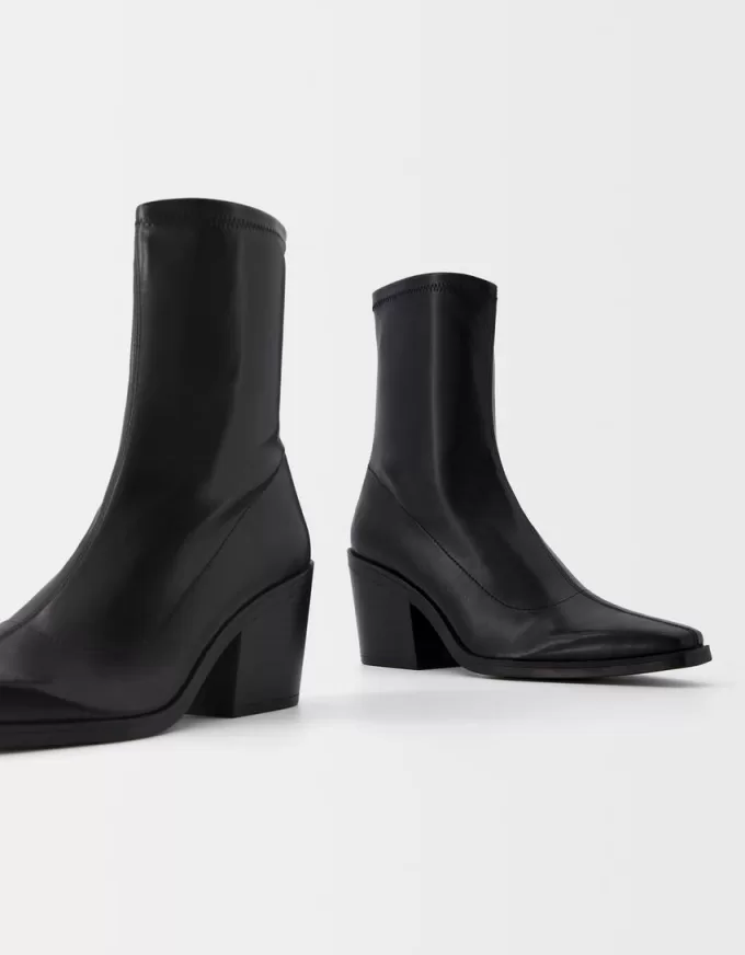 Fitted high-heel cowboy ankle boots