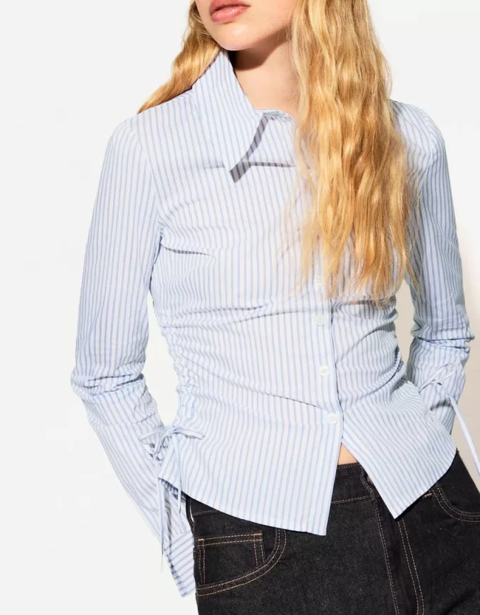 Fitted shirt with gathering Fitted shirt with gathering