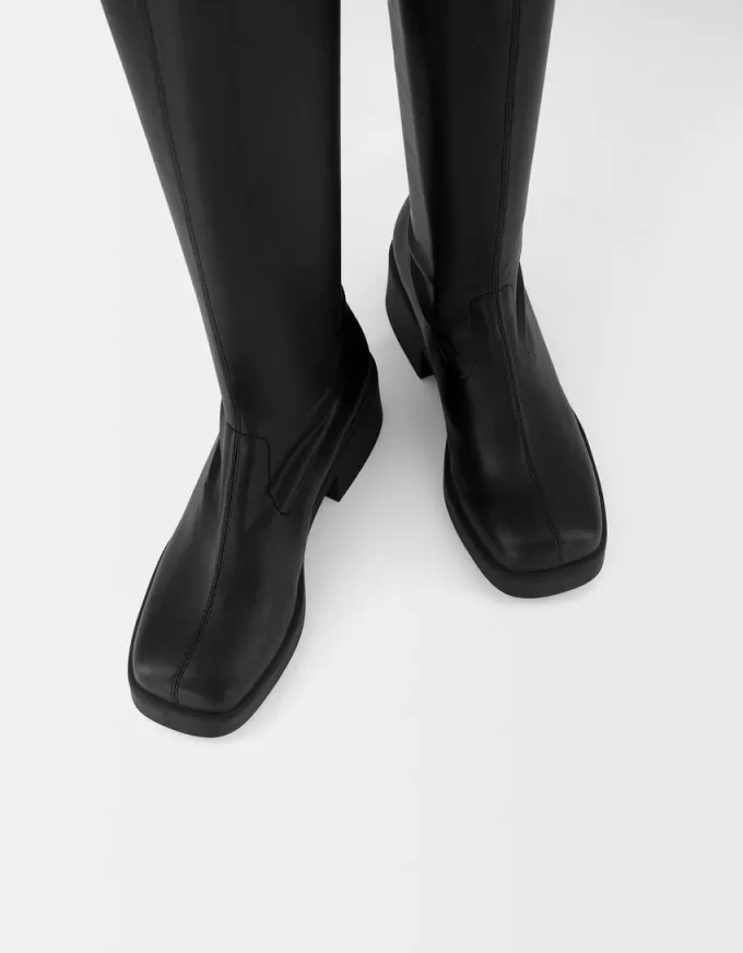 Flat fitted boots Flat fitted boots