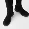 Flat fitted knee-high boots Flat fitted knee-high boots