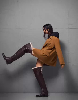 Flat over-the-knee boots