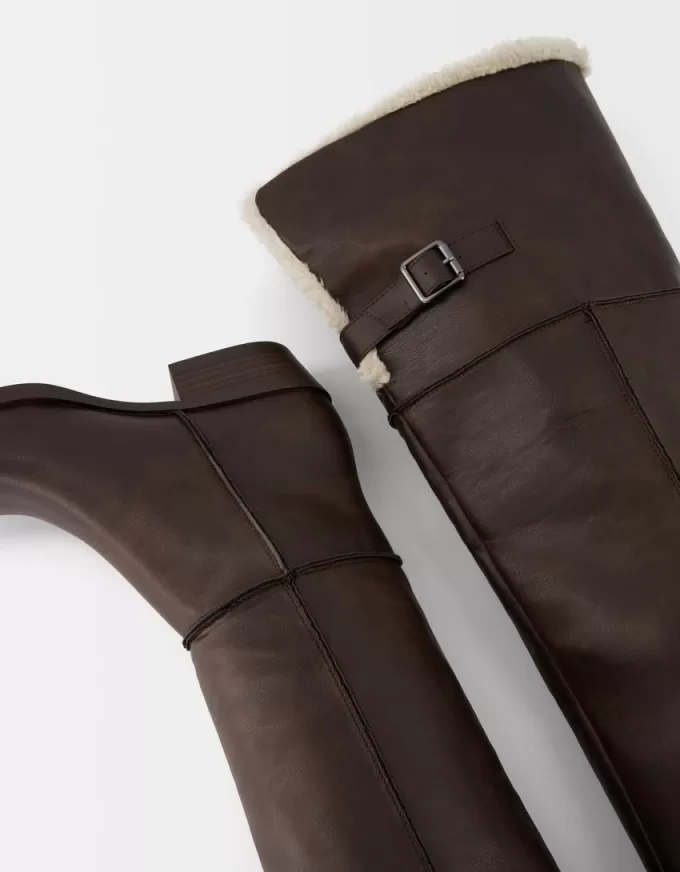 Flat over-the-knee boots Flat over-the-knee boots