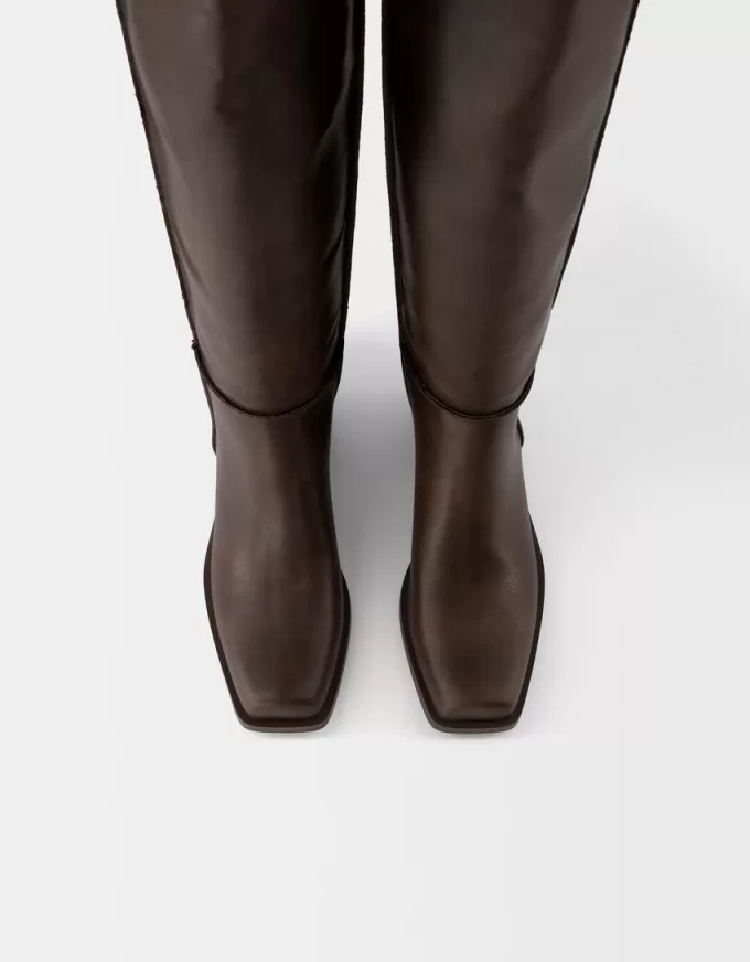 Flat over-the-knee boots Flat over-the-knee boots