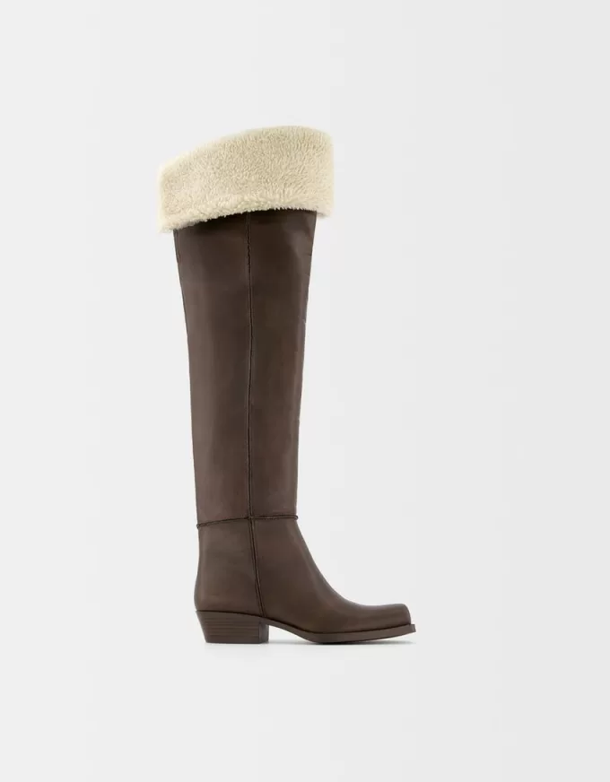 Flat over-the-knee boots Flat over-the-knee boots