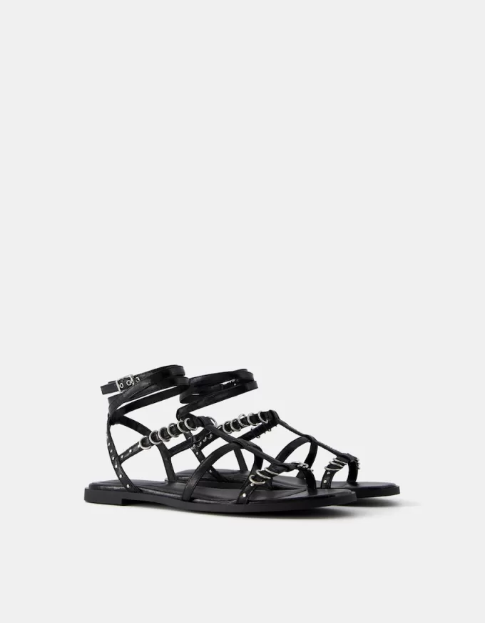 Flat sandals with ring details Flat sandals with ring details