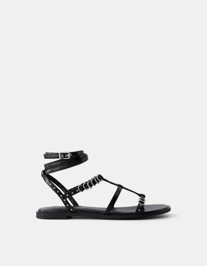 Flat sandals with ring details Flat sandals with ring details