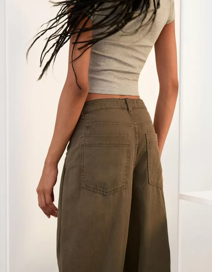 Flowing pants with darts Flowing pants with darts