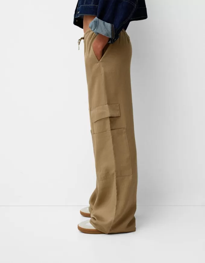 Flowing pants with side pocket Flowing pants with side pocket
