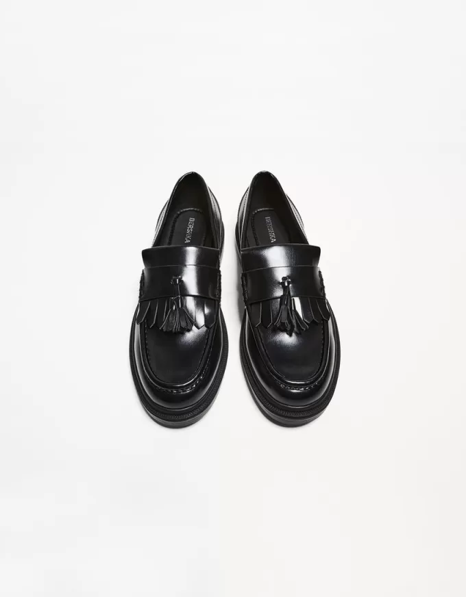 Fringed loafers with tassels