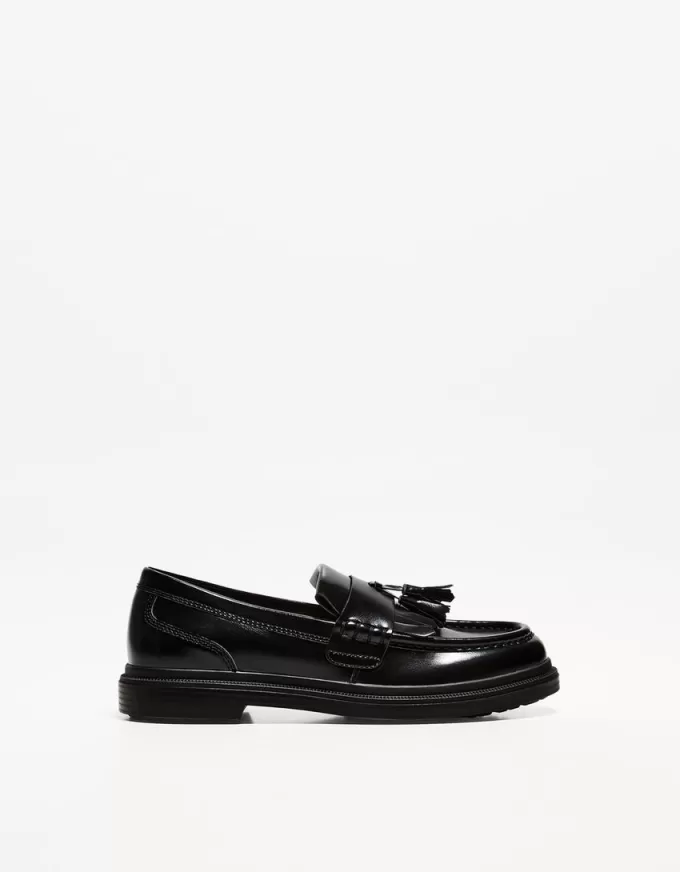 Fringed loafers with tassels