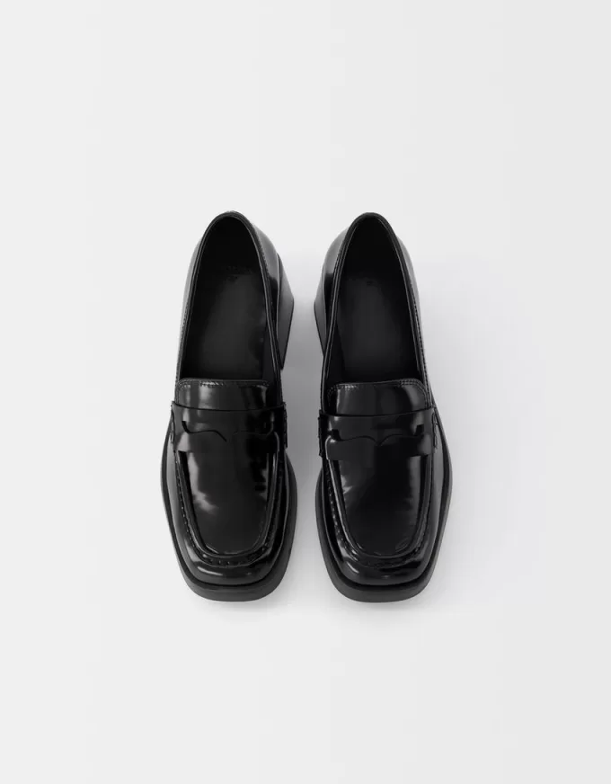 High-heel loafers