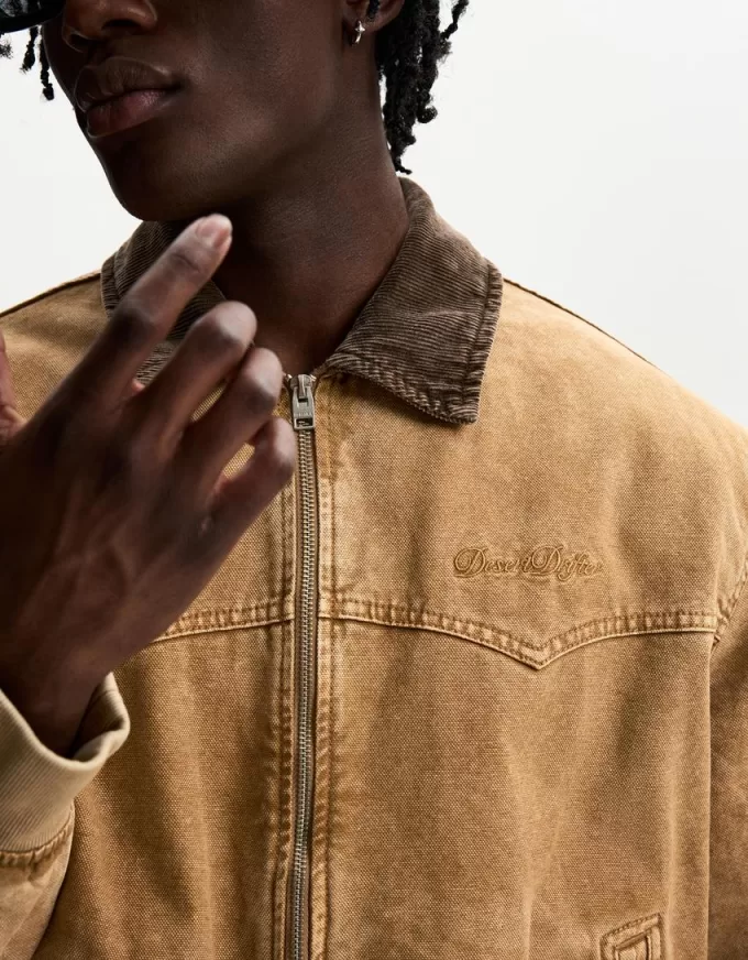 Jacket with contrasting collar