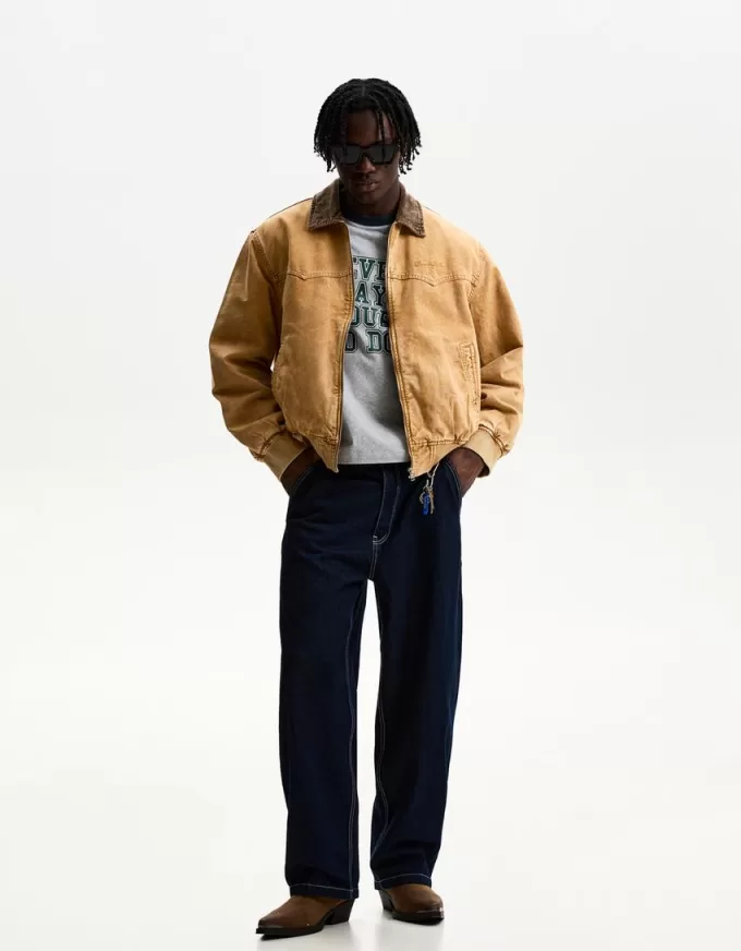 Jacket with contrasting collar