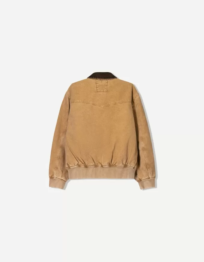 Jacket with contrasting collar