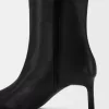 Kitten-heel boots