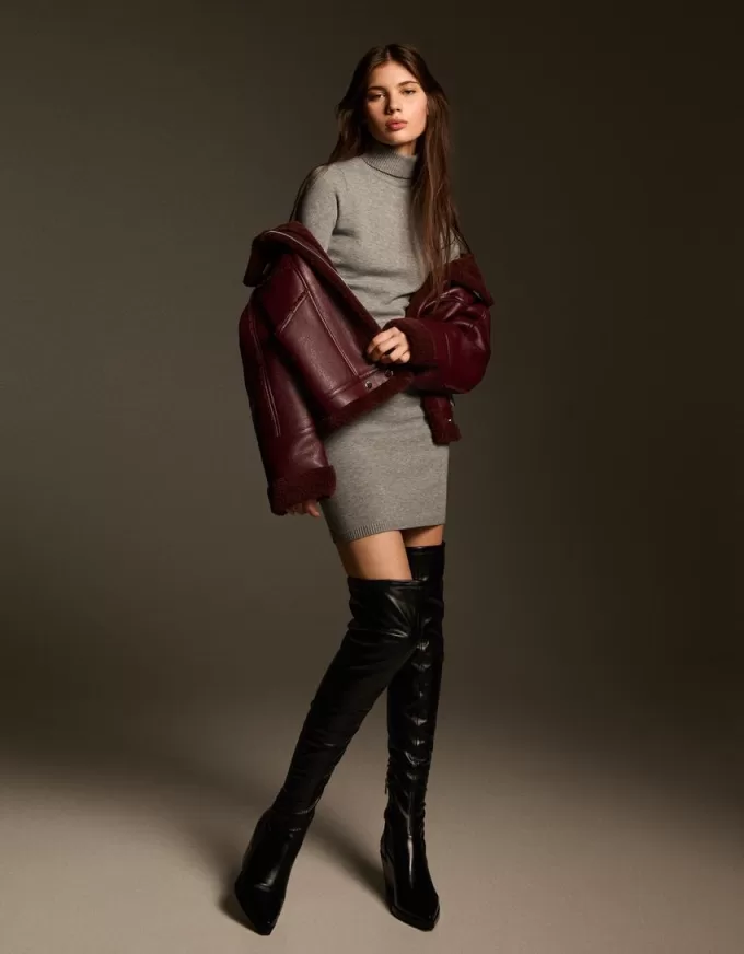 Knee-high high-heel cowboy boots Knee-high high-heel cowboy boots