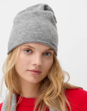 Knitted beanie