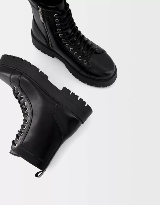 Lace-up track sole ankle boots