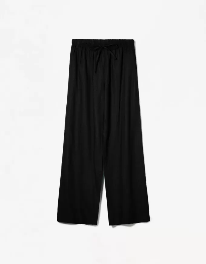 Linen blend pants with an elastic waistband