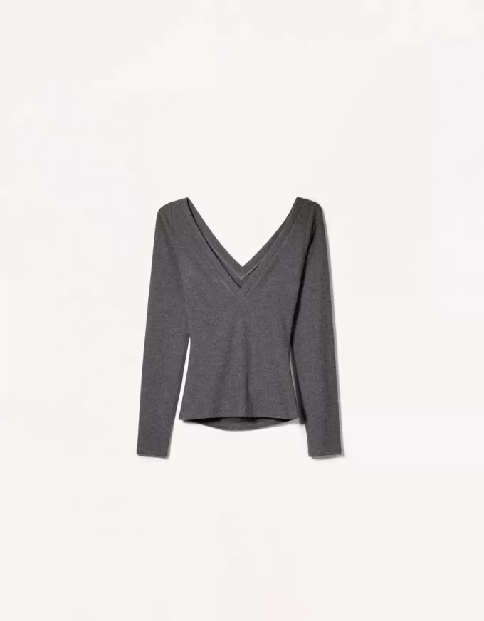 Long sleeve T-shirt with a gathered V-neck