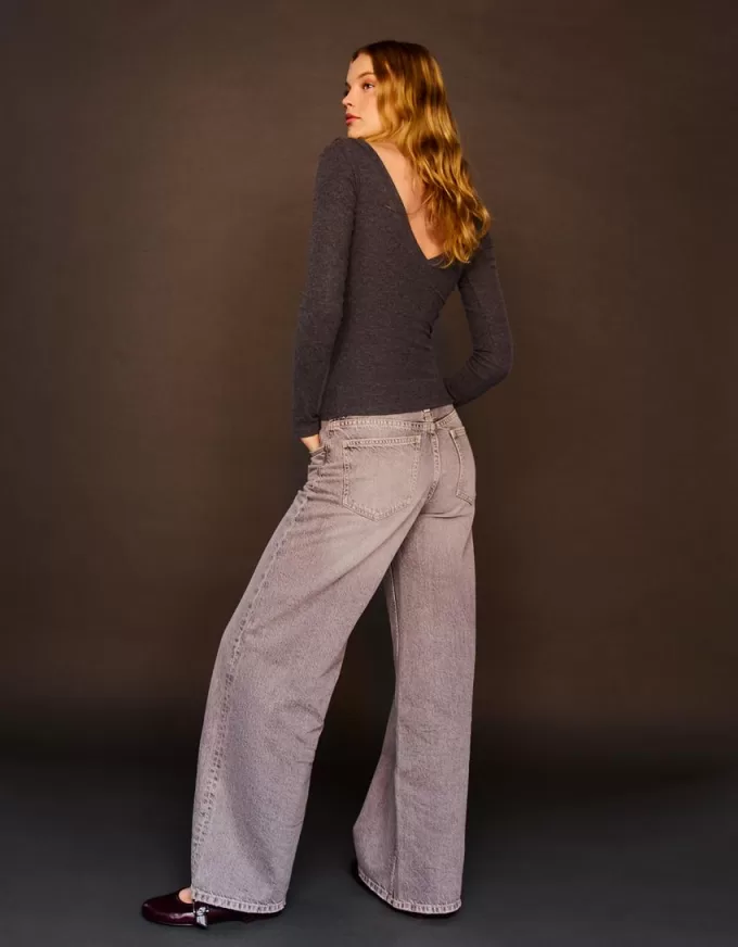 Long sleeve T-shirt with a gathered V-neck