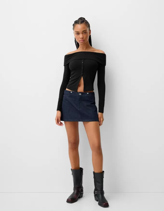 Long sleeve T-shirt with buttons