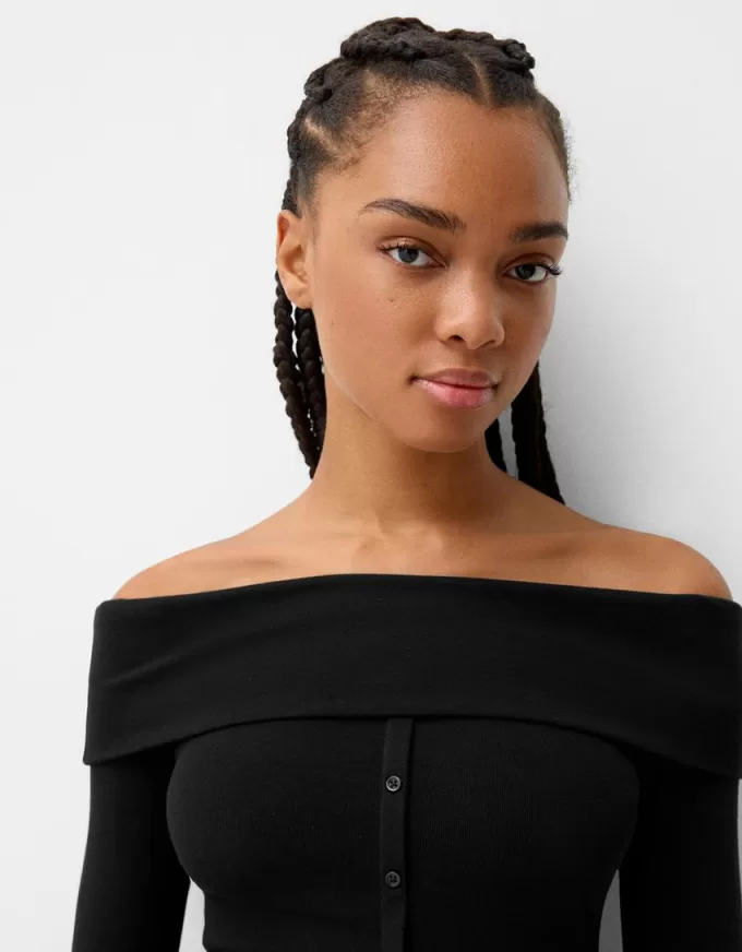 Long sleeve T-shirt with buttons